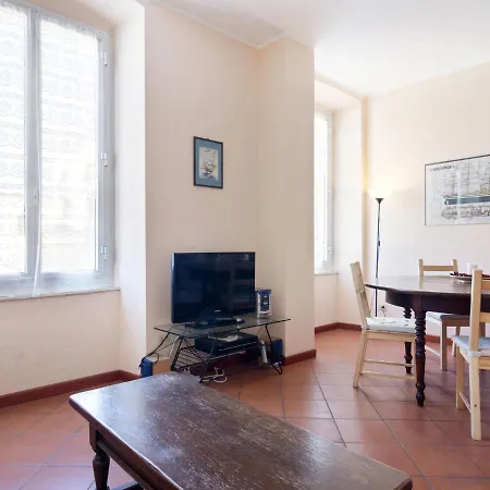 Spacious In With Balcony *