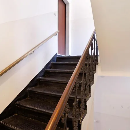 Spacious In With Balcony Apartment Rapallo