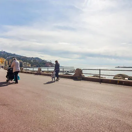Spacious In With Balcony Apartament Rapallo
