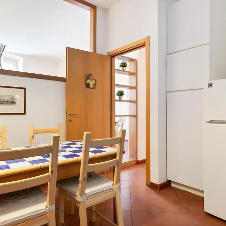 Spacious In With Balcony Apartment Rapallo