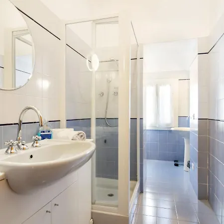 Spacious In With Balcony Apartament Rapallo