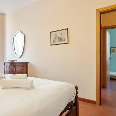 Apartment Spacious In With Balcony *